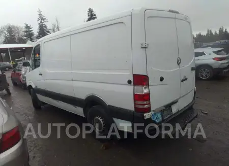 MERCEDES-BENZ SPRINTER CARGO VANS 2015 vin WD3PE7DC7FP100684 from auto auction Iaai