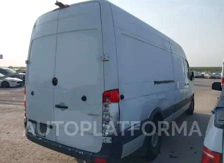 MERCEDES-BENZ SPRINTER CARGO VAN 2018 vin WD3PE8CD9JP598363 from auto auction Iaai