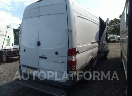 MERCEDES-BENZ SPRINTER CARGO VANS 2015 vin WD3PE8DB5FP132921 from auto auction Iaai