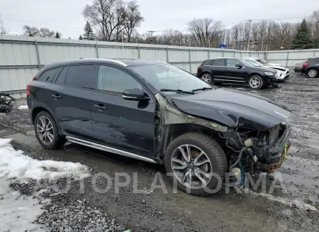 VOLVO V60 CROSS 2015 vin YV4612HK8F1001082 from auto auction Copart