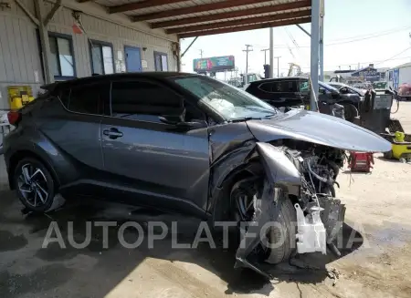 TOYOTA C-HR XLE 2022 vin NMTKHMBX2NR142873 from auto auction Copart