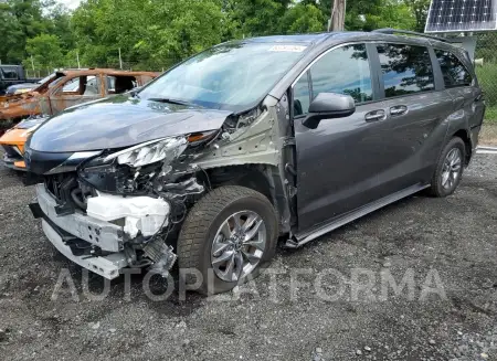 Toyota Sienna XLE 2022 2022 vin 5TDJSKFC3NS072682 from auto auction Copart