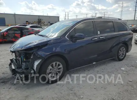 Toyota Sienna XLE 2022 2022 vin 5TDYRKEC7NS123502 from auto auction Copart