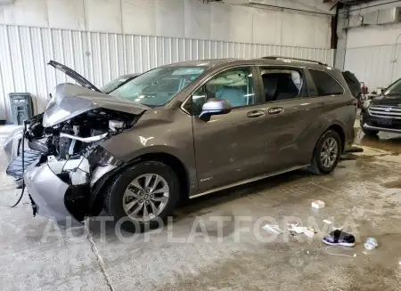 Toyota Sienna XLE 2021 2021 vin 5TDYRKEC4MS069168 from auto auction Copart