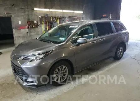 Toyota Sienna XLE 2023 2023 vin 5TDYRKEC8PS153532 from auto auction Copart