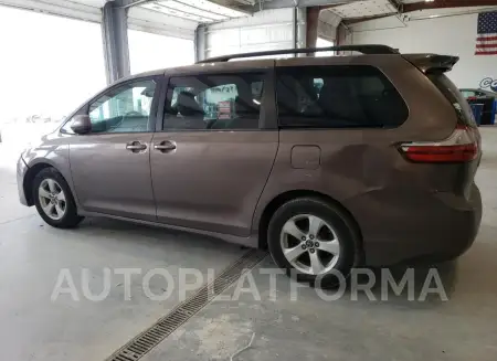 TOYOTA SIENNA LE 2018 vin 5TDKZ3DC4JS943270 from auto auction Copart