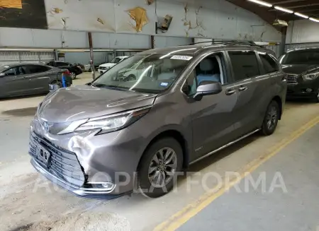 Toyota Sienna XLE 2021 2021 vin 5TDYRKEC4MS040060 from auto auction Copart