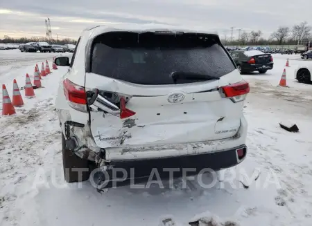 TOYOTA HIGHLANDER 2018 vin 5TDDZRFH9JS807124 from auto auction Copart