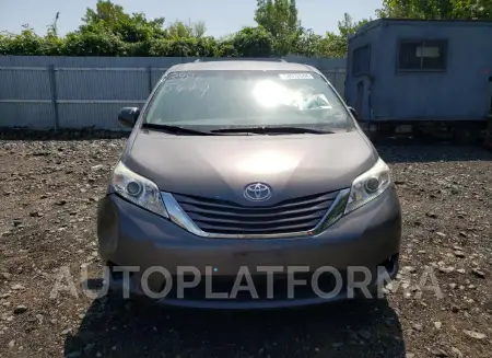 TOYOTA SIENNA LE 2017 vin 5TDKZ3DC2HS770746 from auto auction Copart