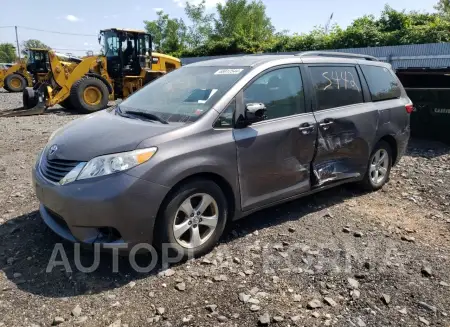 Toyota Sienna LE 2017 2017 vin 5TDKZ3DC2HS770746 from auto auction Copart