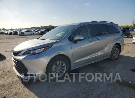 Toyota Sienna XLE 2021 2021 vin 5TDYRKEC9MS073894 from auto auction Copart