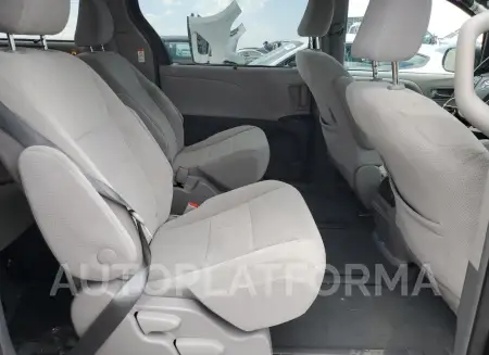 TOYOTA SIENNA LE 2019 vin 5TDJZ3DC8KS227856 from auto auction Copart