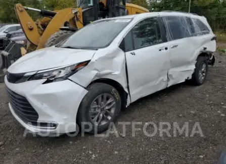 Toyota Sienna XLE 2022 2022 vin 5TDYRKECXNS119962 from auto auction Copart