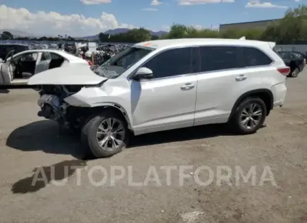 Toyota Highlander 2015 2015 vin 5TDZKRFH9FS040246 from auto auction Copart