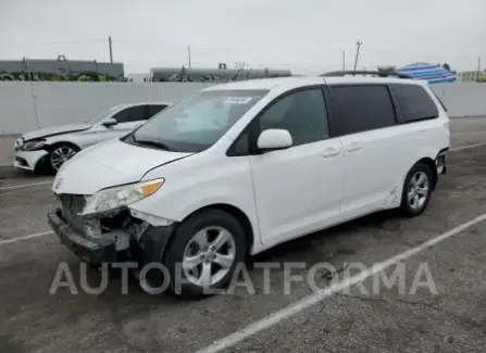 Toyota Sienna LE 2015 2015 vin 5TDKK3DCXFS677636 from auto auction Copart