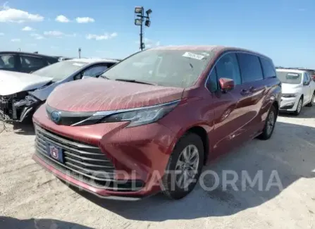 Toyota Sienna LE 2022 2022 vin 5TDKRKEC1NS101677 from auto auction Copart