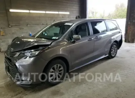 Toyota Sienna XLE 2023 2023 vin 5TDYRKEC5PS146652 from auto auction Copart