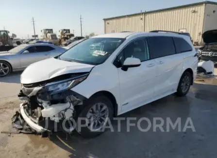 Toyota Sienna LE 2021 2021 vin 5TDKRKEC6MS066519 from auto auction Copart