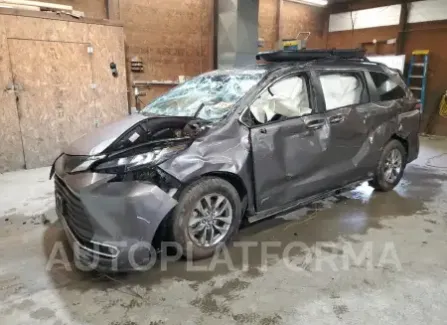 Toyota Sienna XLE 2021 2021 vin 5TDJSKFC7MS014590 from auto auction Copart