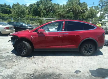 TESLA MODEL X 2017 vin 5YJXCBE25HF065600 from auto auction Iaai