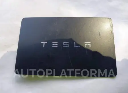 TESLA MODEL Y 2022 vin 7SAYGDEF9NF492607 from auto auction Iaai