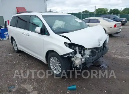 Toyota Sienna 2017 2017 vin 5TDYZ3DC8HS843323 from auto auction Iaai