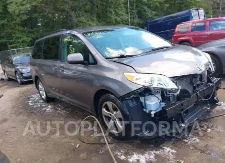 Toyota Sienna 2017 2017 vin 5TDKZ3DC1HS795363 from auto auction Iaai