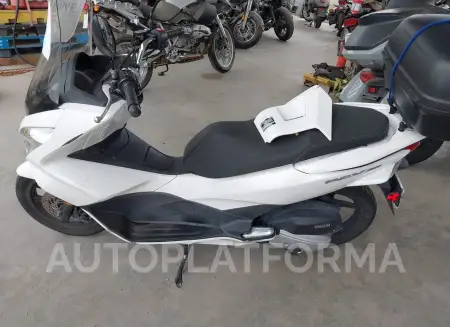 HONDA PCX 2017 vin RLHKF1809HY201040 from auto auction Iaai