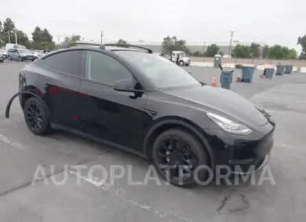 Tesla Model Y 2022 2022 vin 7SAYGDEE2NF572175 from auto auction Iaai