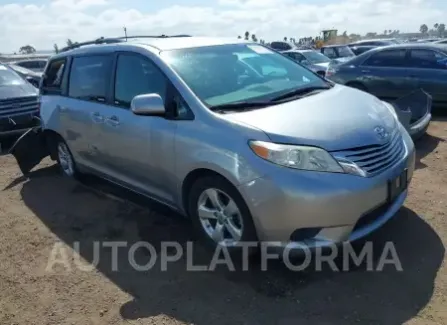 Toyota Sienna 2017 2017 vin 5TDKZ3DC3HS817637 from auto auction Iaai