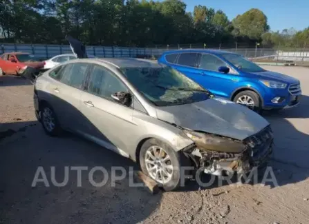 Ford Focus 2015 2015 vin 1FADP3F27FL333235 from auto auction Iaai