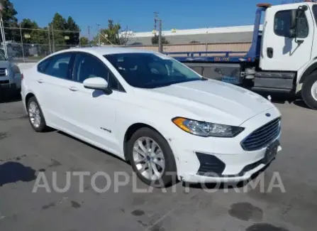 Ford Fusion 2019 2019 vin 3FA6P0LU8KR272597 from auto auction Iaai