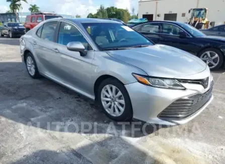 Toyota Camry 2018 2018 vin 4T1B11HK2JU099833 from auto auction Iaai