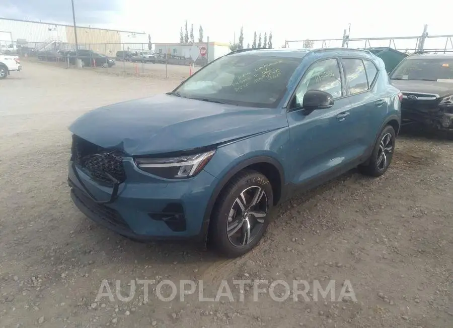 VOLVO XC40 PLUS DARK THEME 2023 vin YV4L12UW2P2098772 from auto auction Caiaai