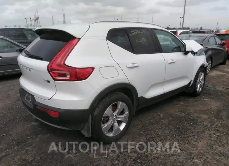 VOLVO XC40 MOMENTUM 2022 vin YV4162UK6N2650941 from auto auction Caiaai