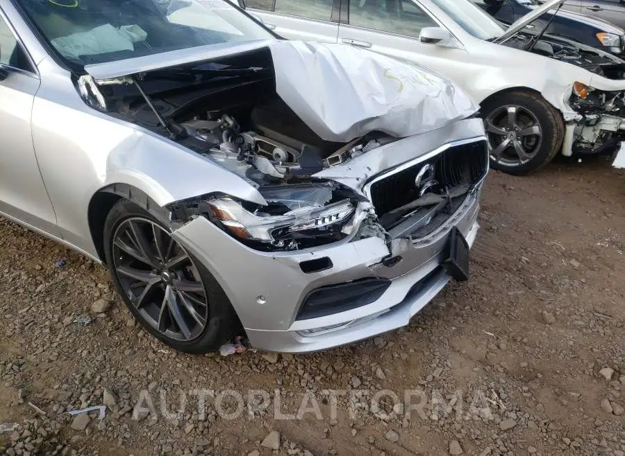 VOLVO S90 T5 MOM 2018 vin LVY982MK7JP038186 from auto auction Copart