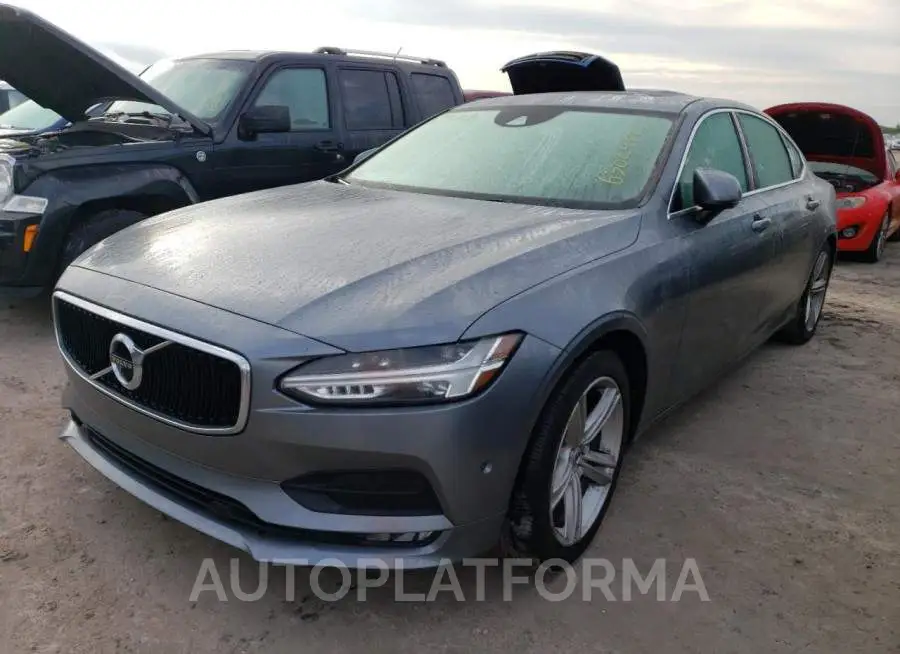 VOLVO S90 T5 MOM 2018 vin LVY982MK9JP024225 from auto auction Copart