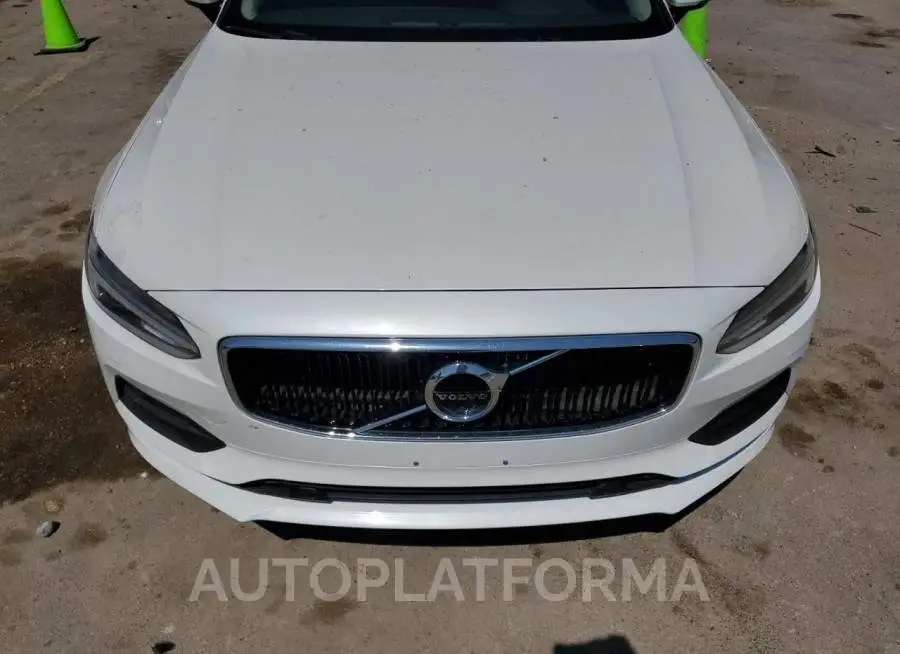 VOLVO S90 T5 MOM 2018 vin LVY982MK2JP019092 from auto auction Copart