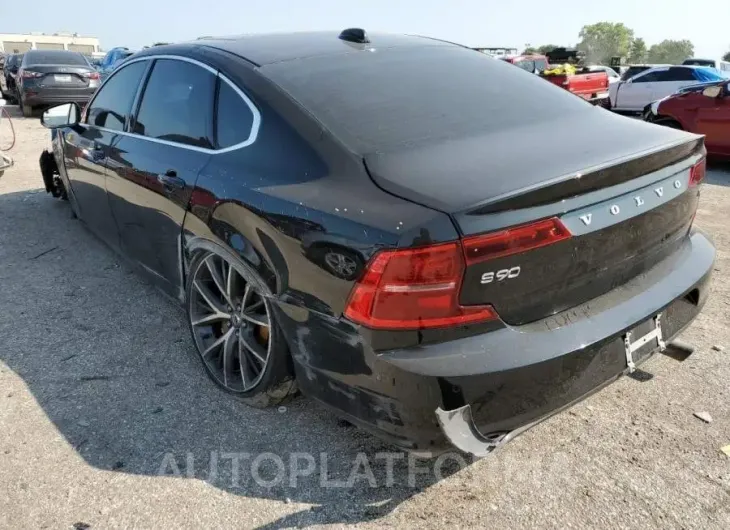 VOLVO S90 T5 MOM 2018 vin LVY982MK5JP029065 from auto auction Copart