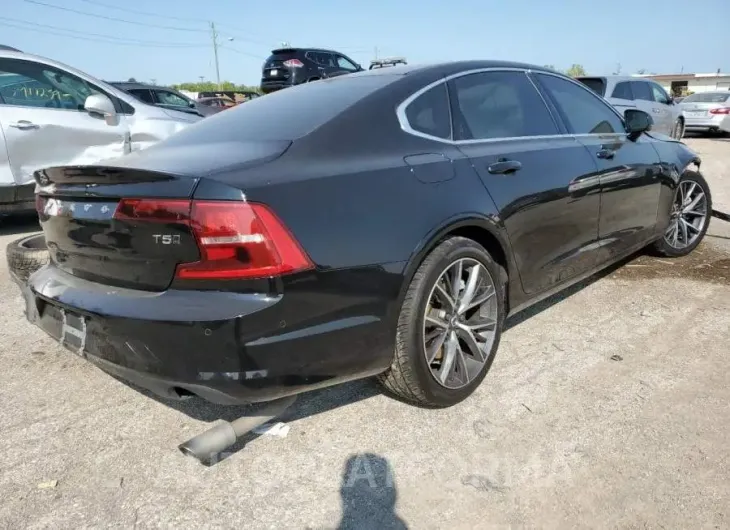 VOLVO S90 T5 MOM 2018 vin LVY982MK5JP029065 from auto auction Copart