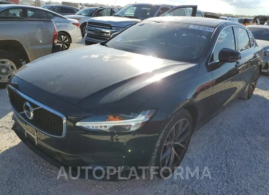 VOLVO S90 T5 MOM 2018 vin LVY982MK8JP022675 from auto auction Copart