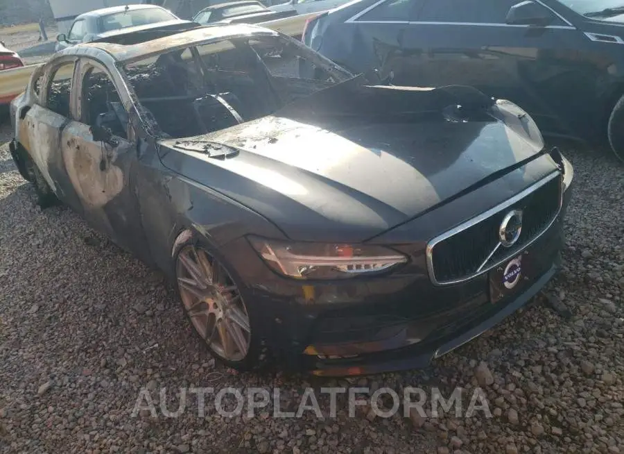 VOLVO S90 T5 MOM 2018 vin LVY982AK1JP019749 from auto auction Copart