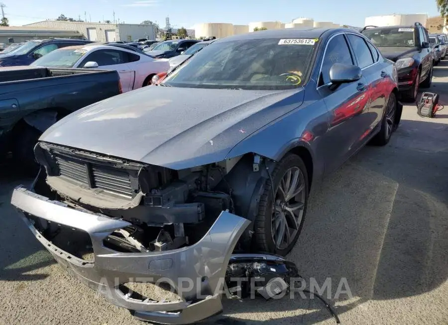 VOLVO S90 T5 MOM 2017 vin YV1102AK3H1011655 from auto auction Copart