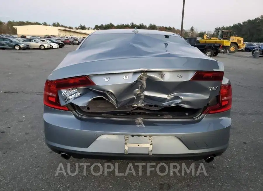 VOLVO S90 T5 MOM 2018 vin LVY982MK7JP034834 from auto auction Copart