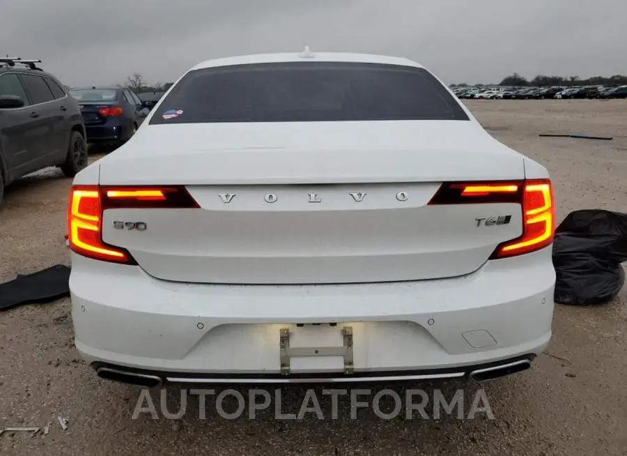 VOLVO S90 T6 INS 2018 vin LVY992MLXJP007293 from auto auction Copart