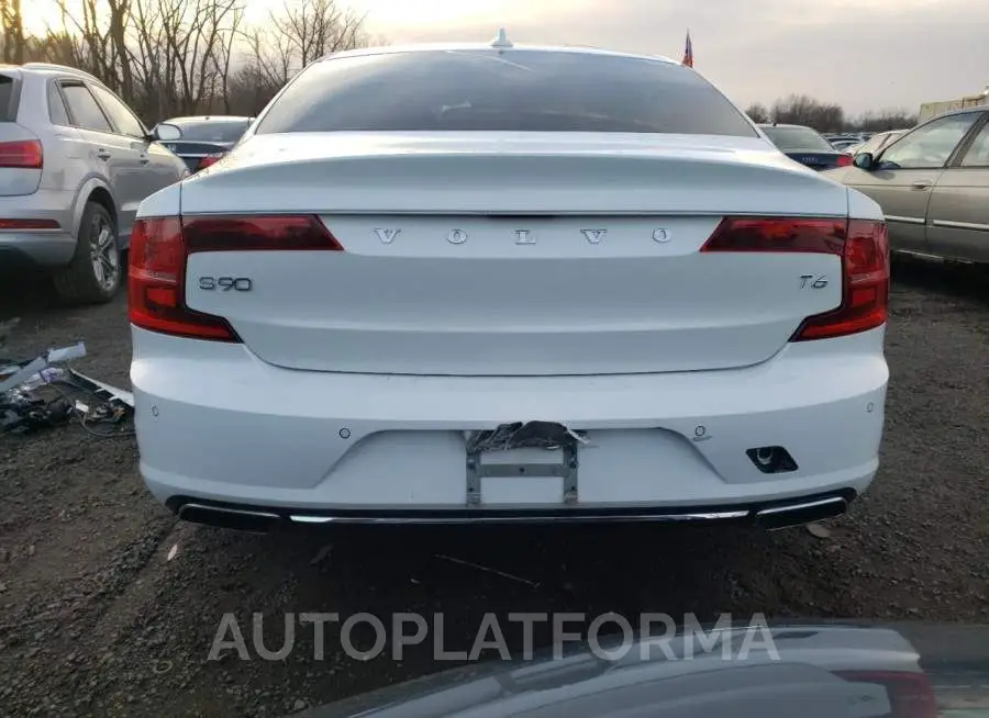 VOLVO S90 T6 MOM 2018 vin LVY992MKXJP036560 from auto auction Copart