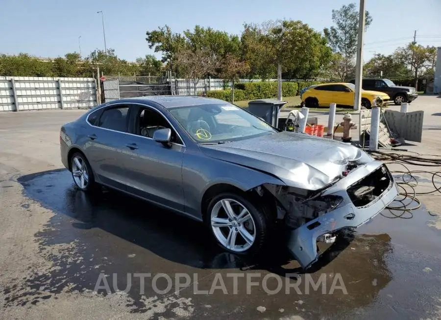 VOLVO S90 T5 MOM 2017 vin YV1102AK4H1007372 from auto auction Copart