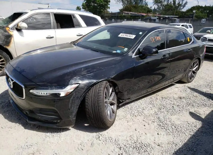 VOLVO S90 T5 MOM 2018 vin LVY982AK5JP023111 from auto auction Copart