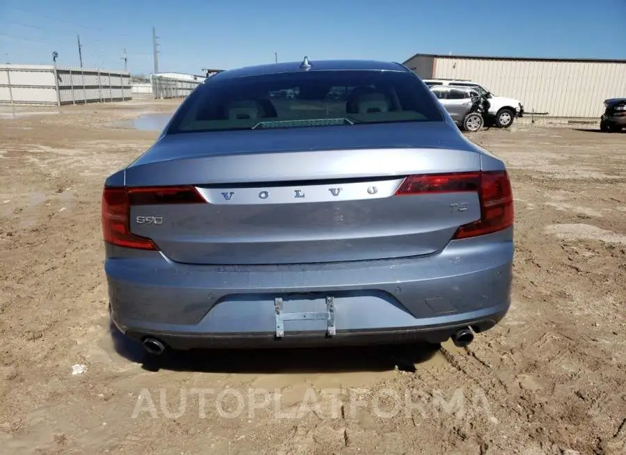 VOLVO S90 T5 MOM 2018 vin LVY982AK7JP021232 from auto auction Copart