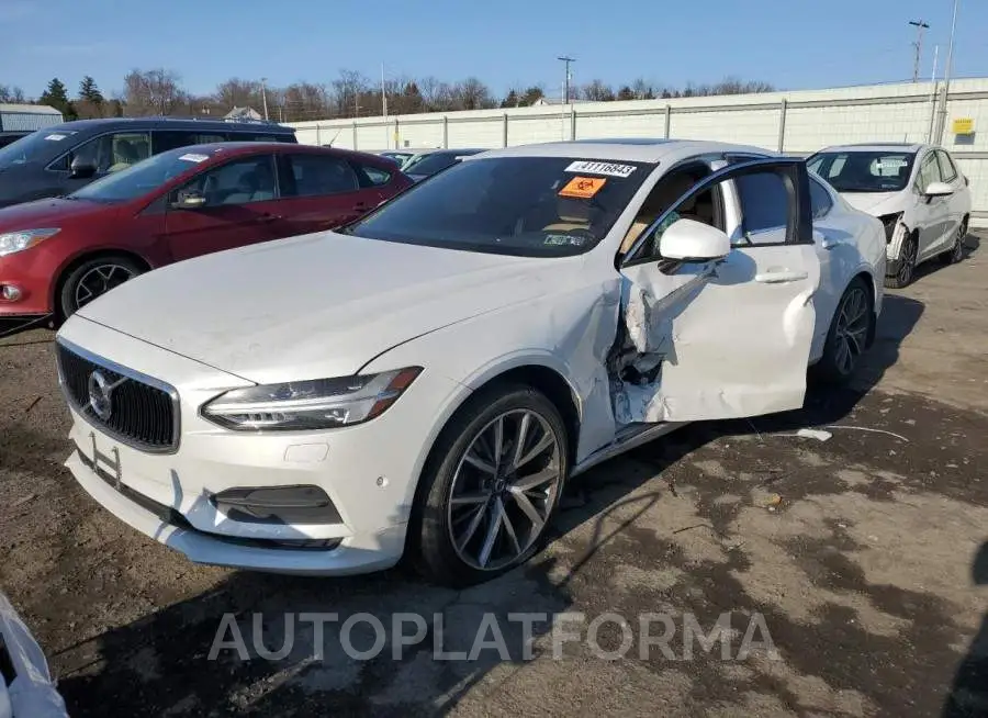 VOLVO S90 T5 MOM 2018 vin LVY982MK4JP028585 from auto auction Copart